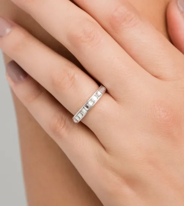 Anekke Anillo Plateado Brillante | Joyería